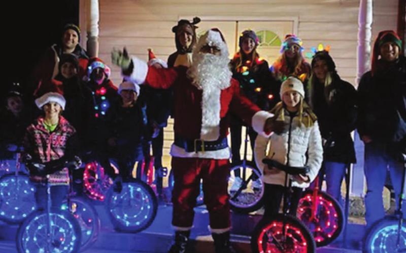 COMMUNITY CHRISTMAS EXTRAVAGANZA
