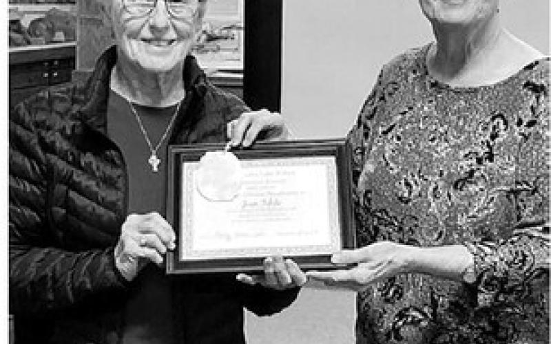Jean Tehle receives honorary lifetime membership