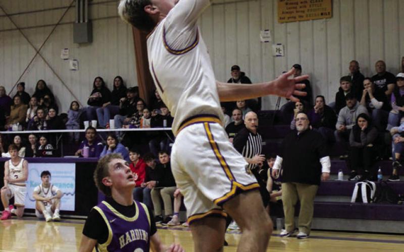 Dupree’s Spencer Olsen scored on a steal and layup during the Tigers’ 7253 win over the Ranchers last week in the Region 8B semifinals. Dupree’s win moved them into the SoDak 16, where the No. 9 seeded Tigers faced No. 8 Sully Buttes on Tuesday, March 10, as this issue of the Topic wa going to press. Topic Photo/Patty Peacock