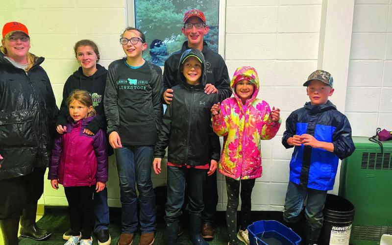 Cordewzees 4-H Club beautifies Isabel