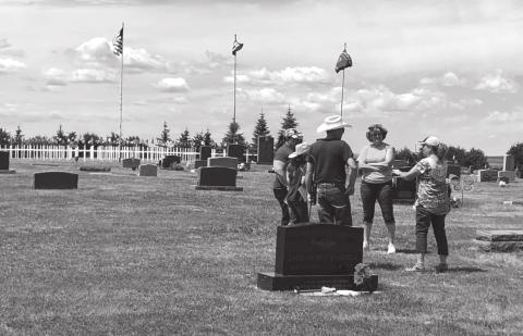Isabel Cemetery Tour 
