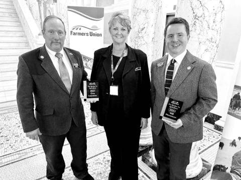 Lesmeister, Mortenson recognized