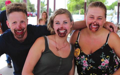 Chocolate pudding faces