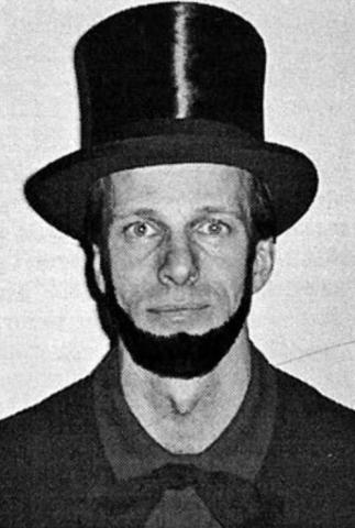 Some observers said Lincoln bore a resemblance to Congressman John Thune.