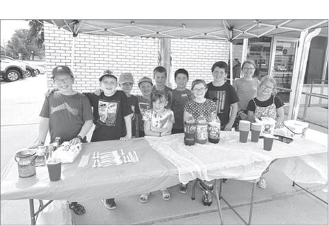 4-H kids serve up cool treats